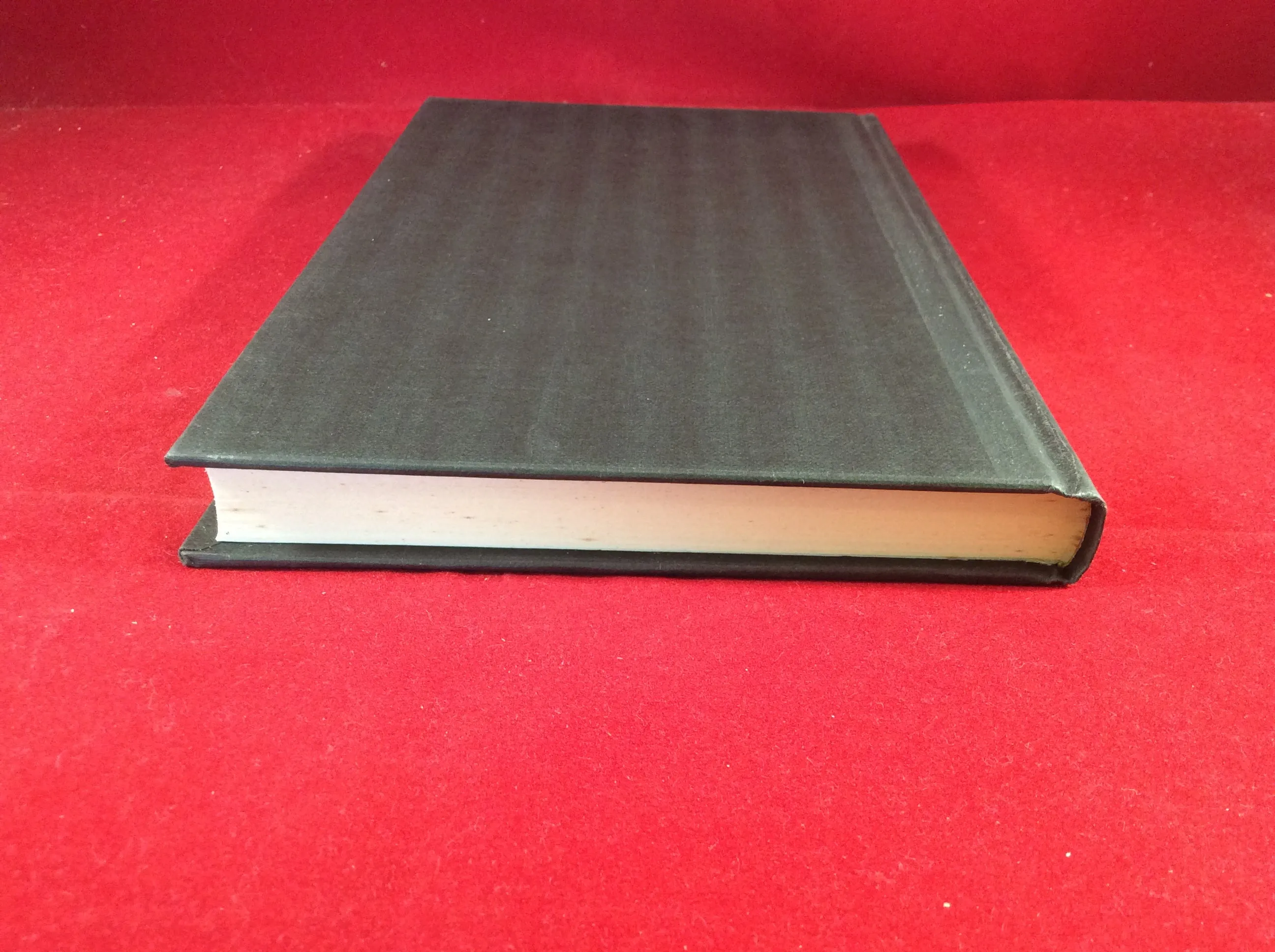 Denys Val Baker (ed), Haunted Travellers, William Kimber, 1985, First Edition.