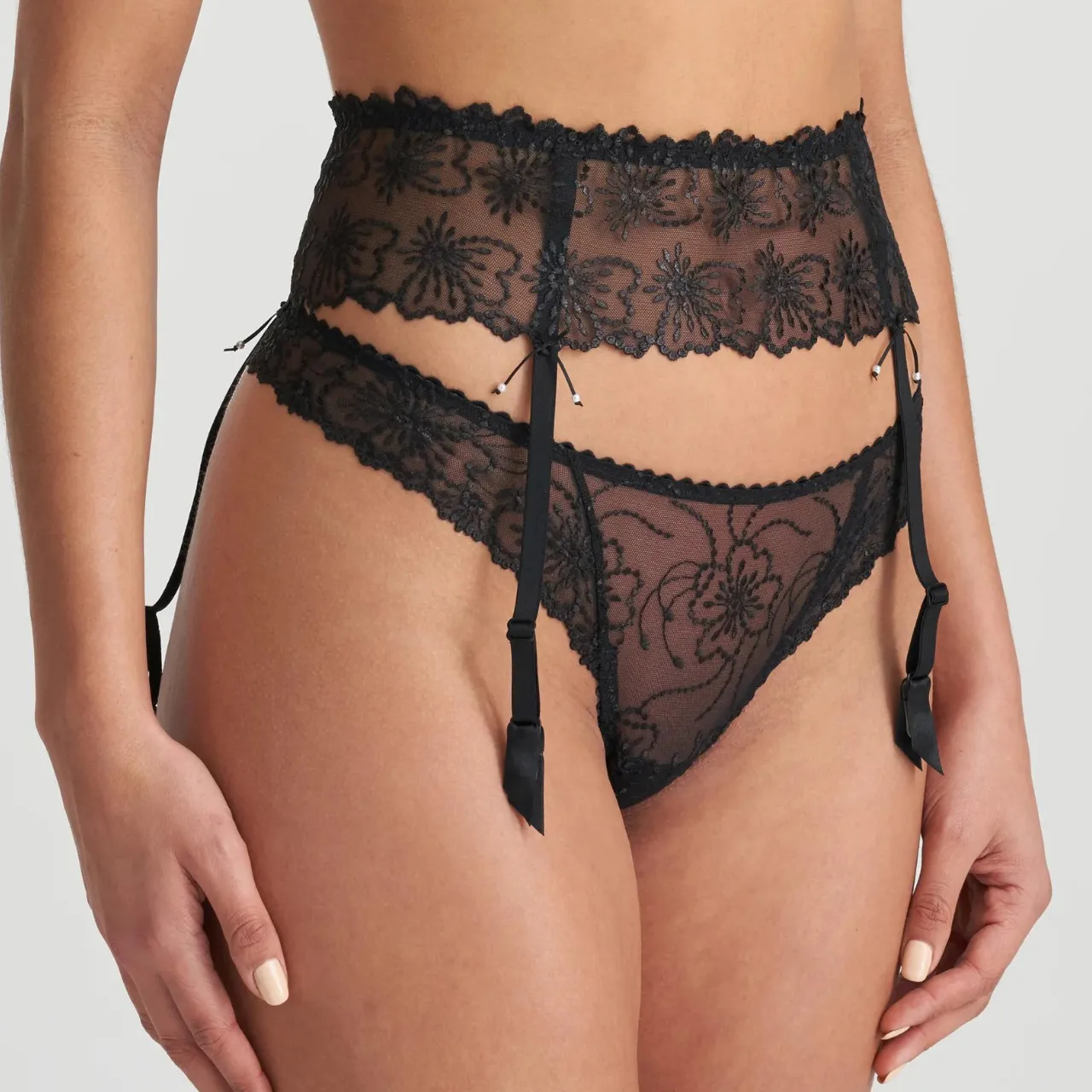 Jane Suspender Belt in Black