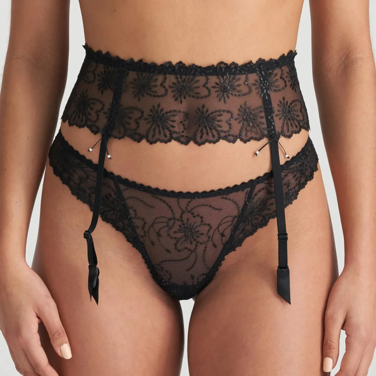 Jane Suspender Belt in Black