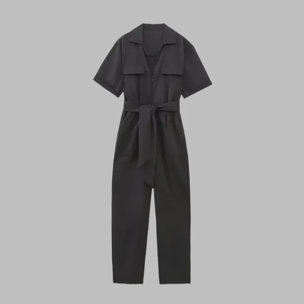 Mary – Fashionable Women's Black Jumpsuit