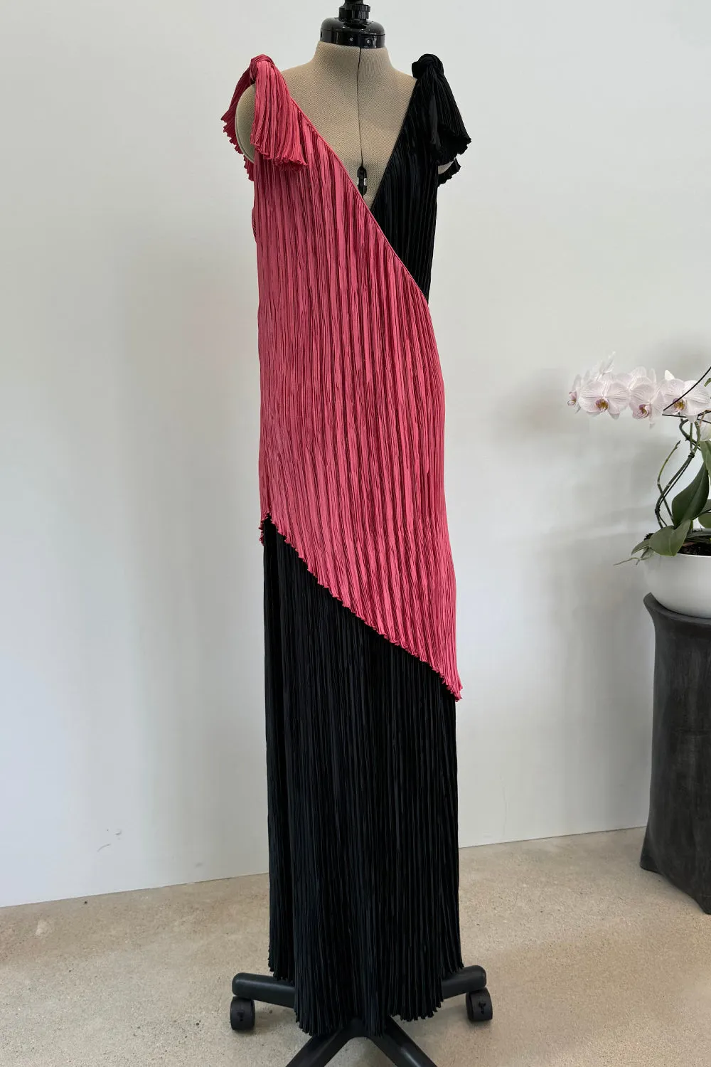 Mary McFadden Fall 1980 Salmon & Black Dress