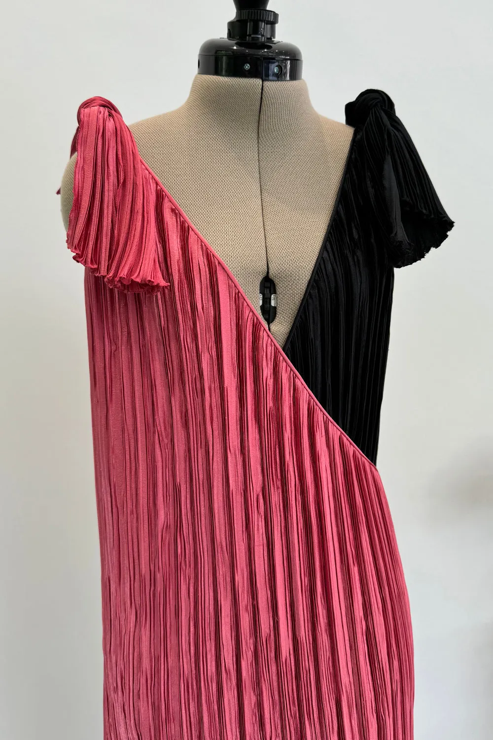 Mary McFadden Fall 1980 Salmon & Black Dress