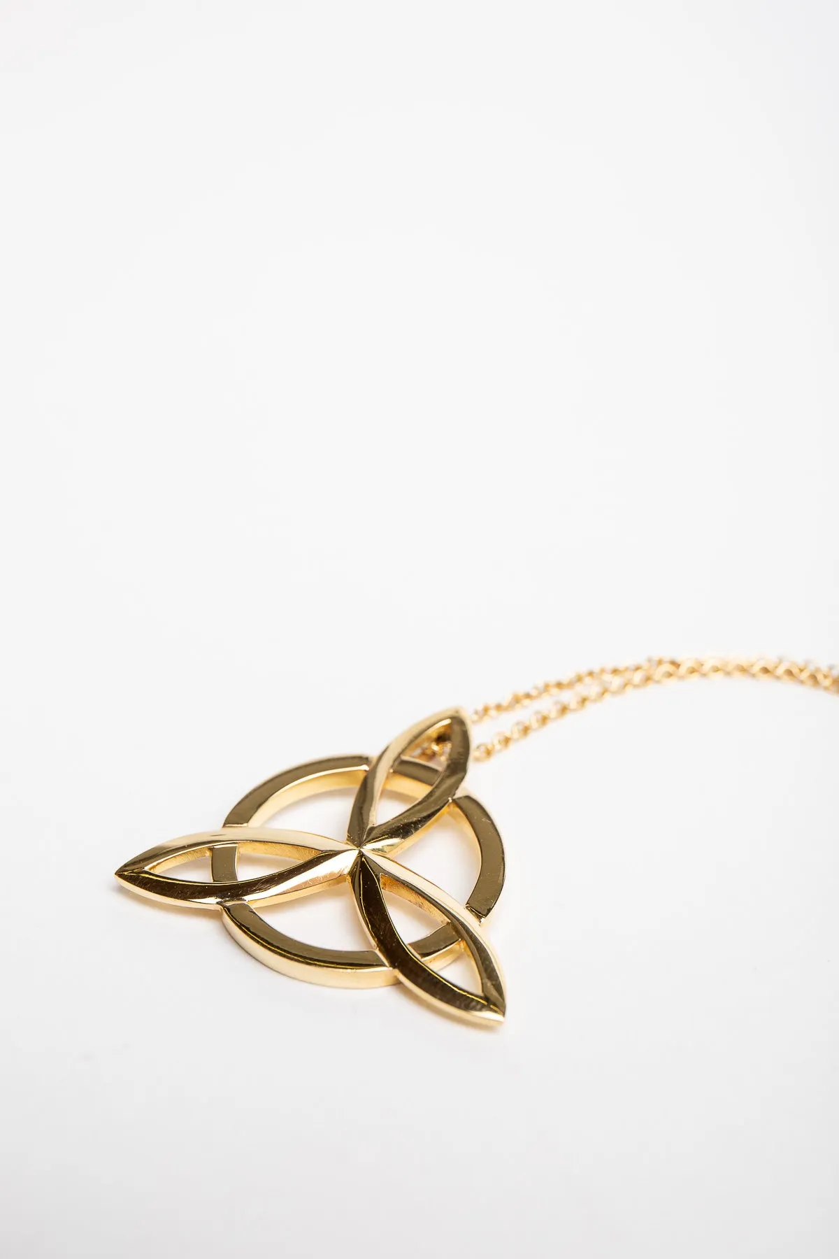 SARAH JANE WILDE | BLACK STAR GOLD NECKLACE