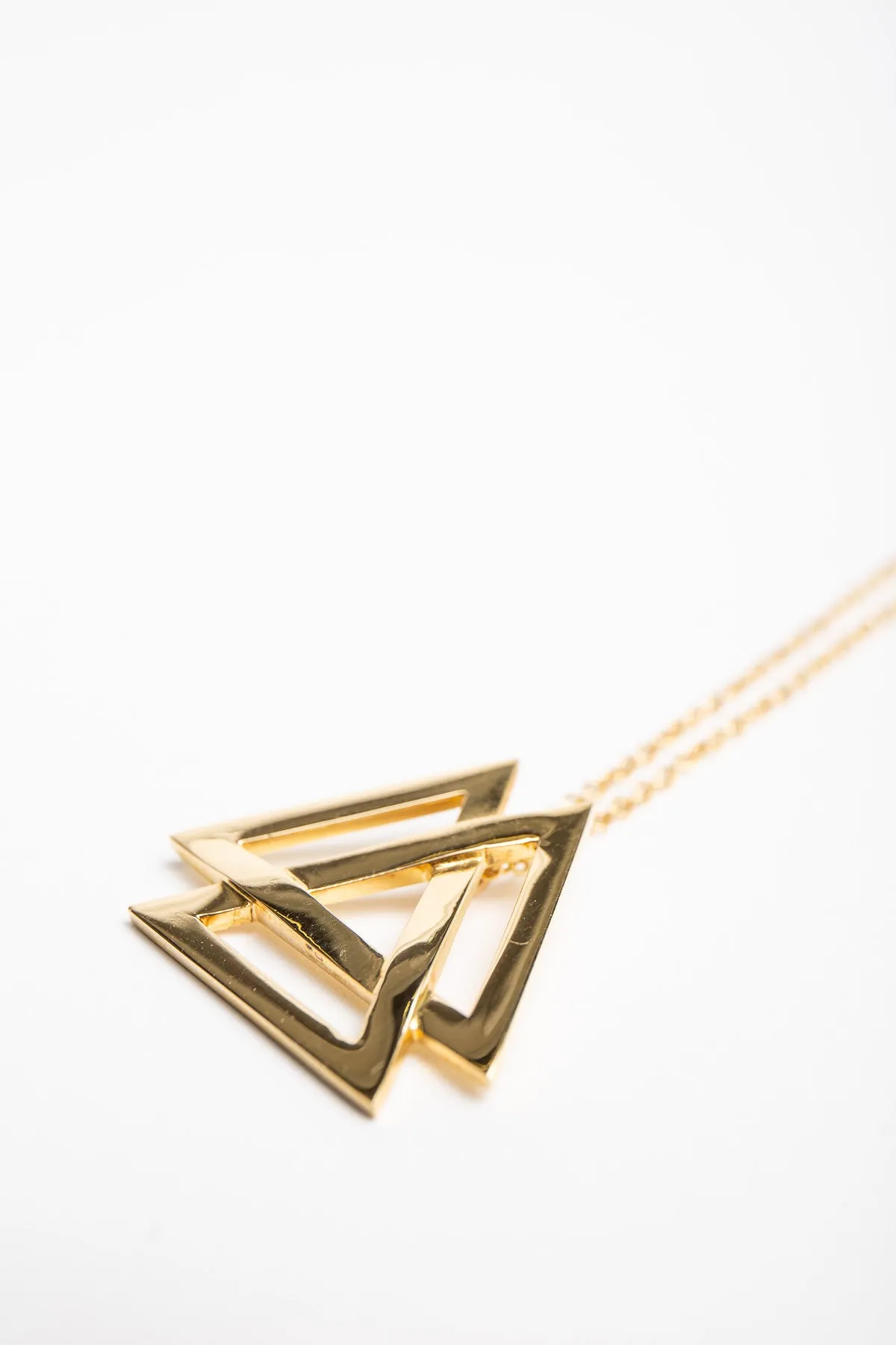 SARAH JANE WILDE | BLACK STAR GOLD NECKLACE