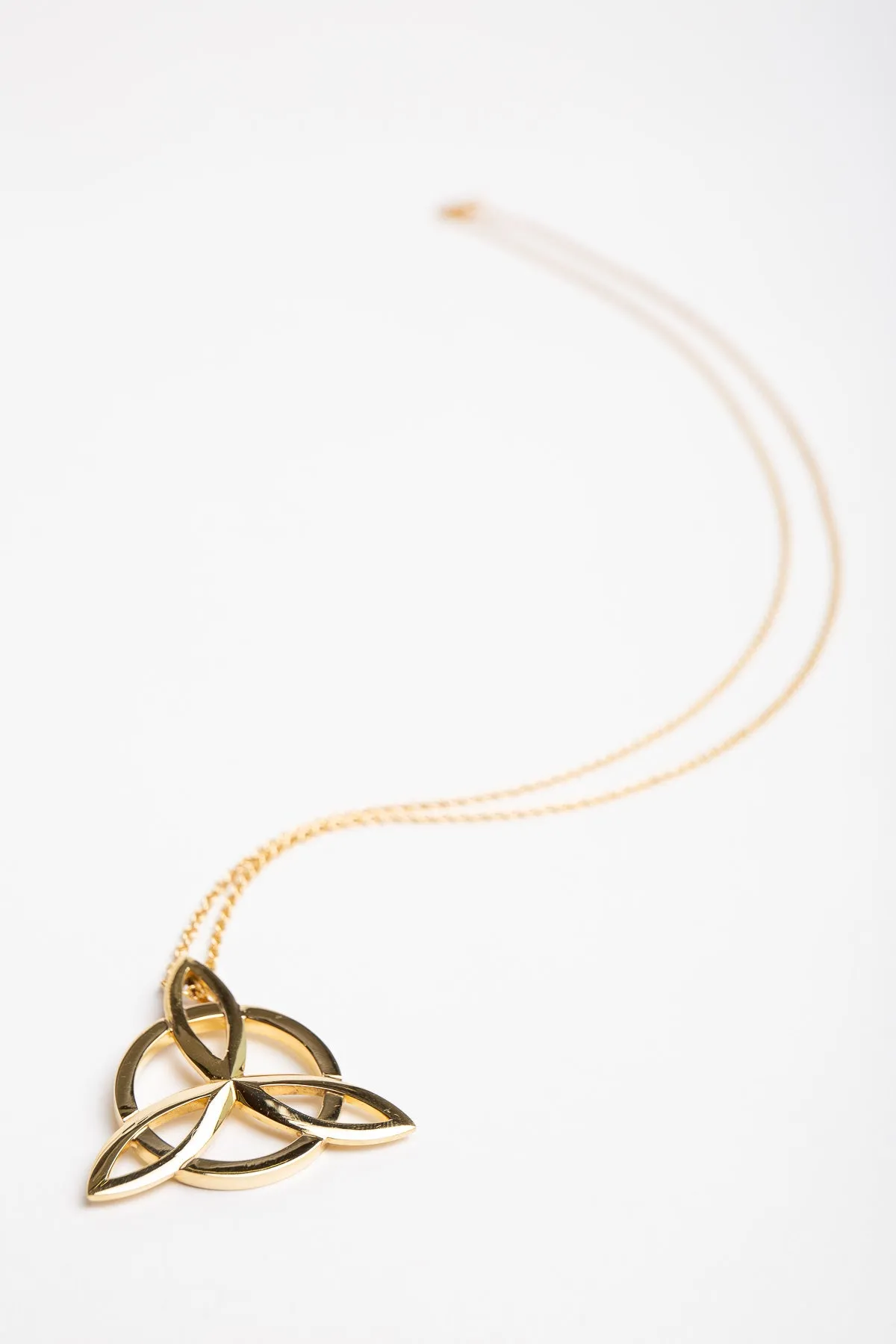 SARAH JANE WILDE | BLACK STAR GOLD NECKLACE