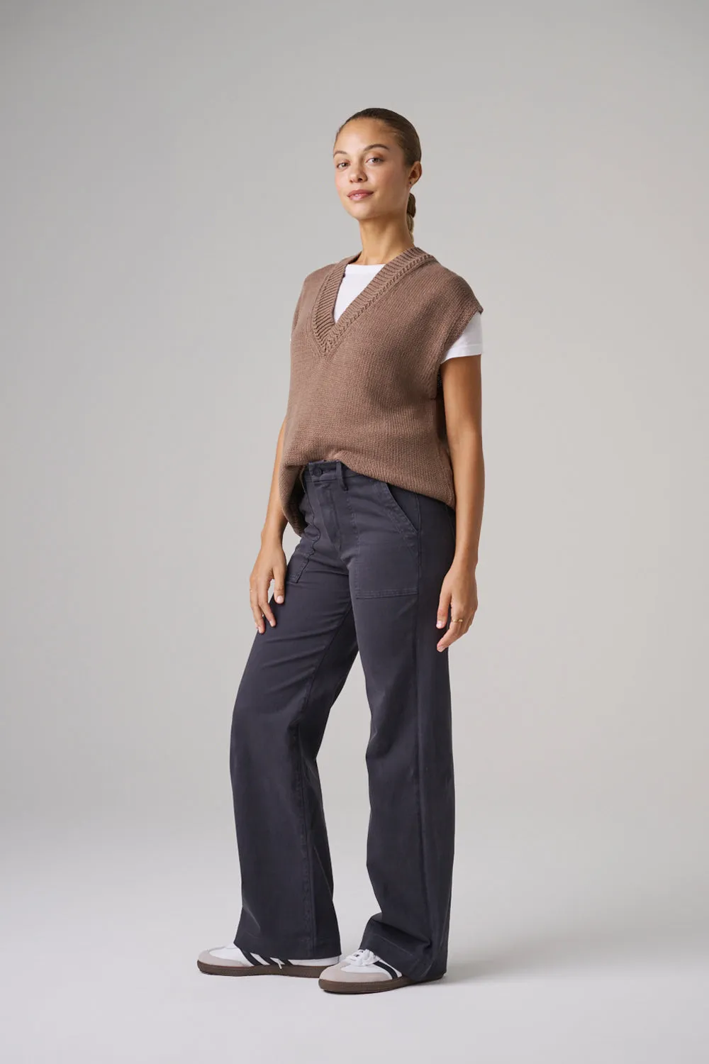 The Malibu Wide Baker  |  Charcoal