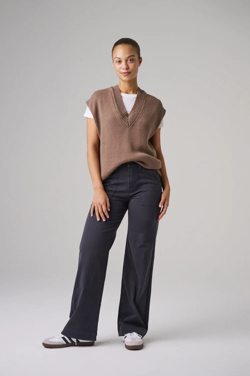 The Malibu Wide Baker  |  Charcoal